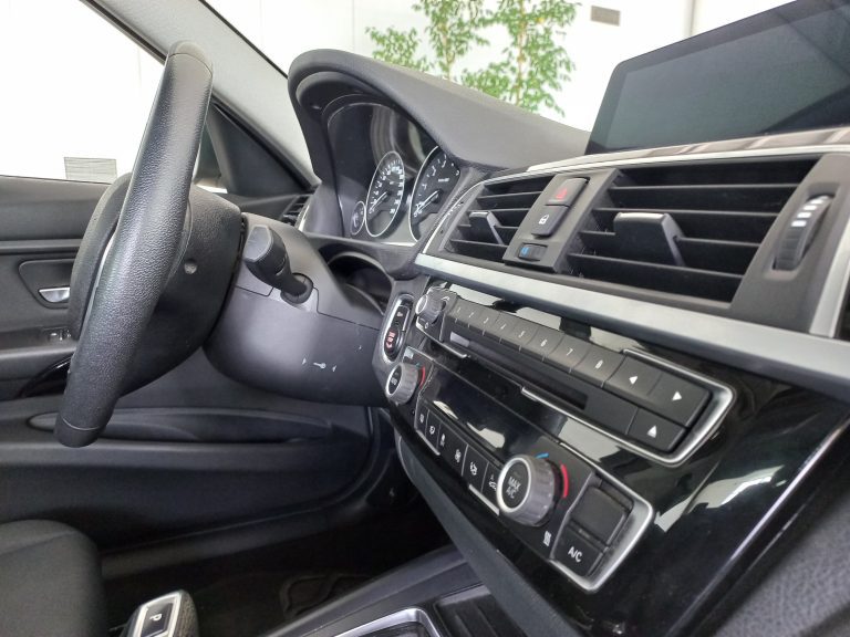BMW 320I (10)