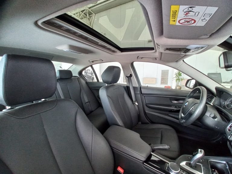 BMW 320I (11)