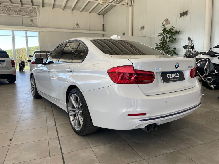 BMW 320i (10)
