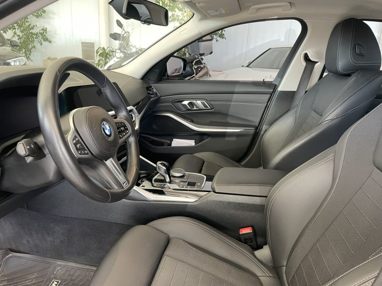 BMW 330i (10)