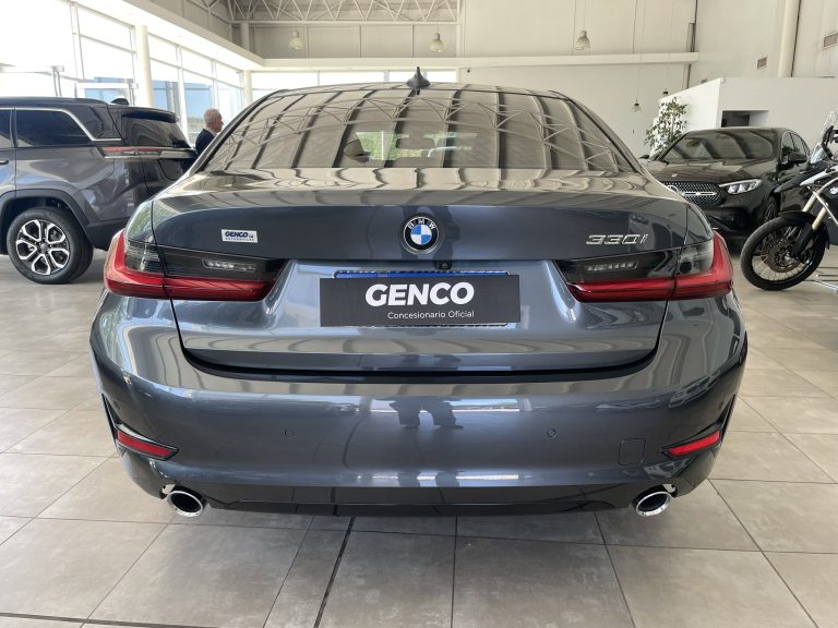 BMW 330i (15)