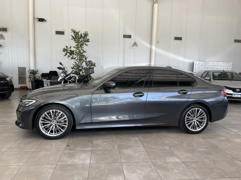 BMW 330i (8)