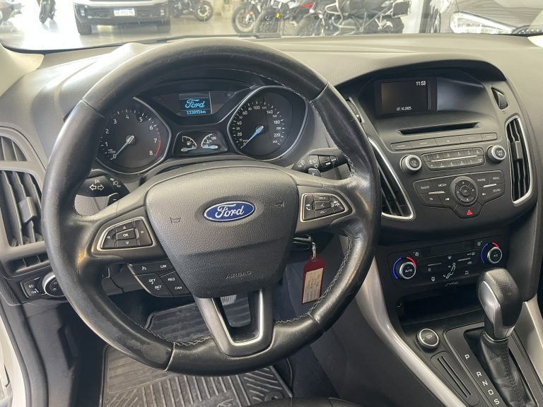 Ford Focus (8)