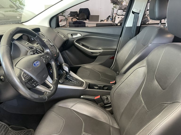 Ford Focus (9)